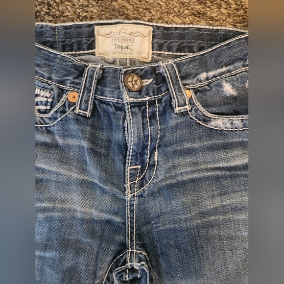 Rock Revival Jeans and Taylor Boyfriend Cropped Jean - Picture 6 of 7